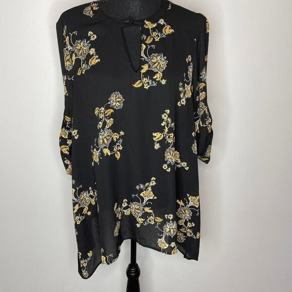Torrid Floral Top M/L Black and Yellow - Picture 1 of 10